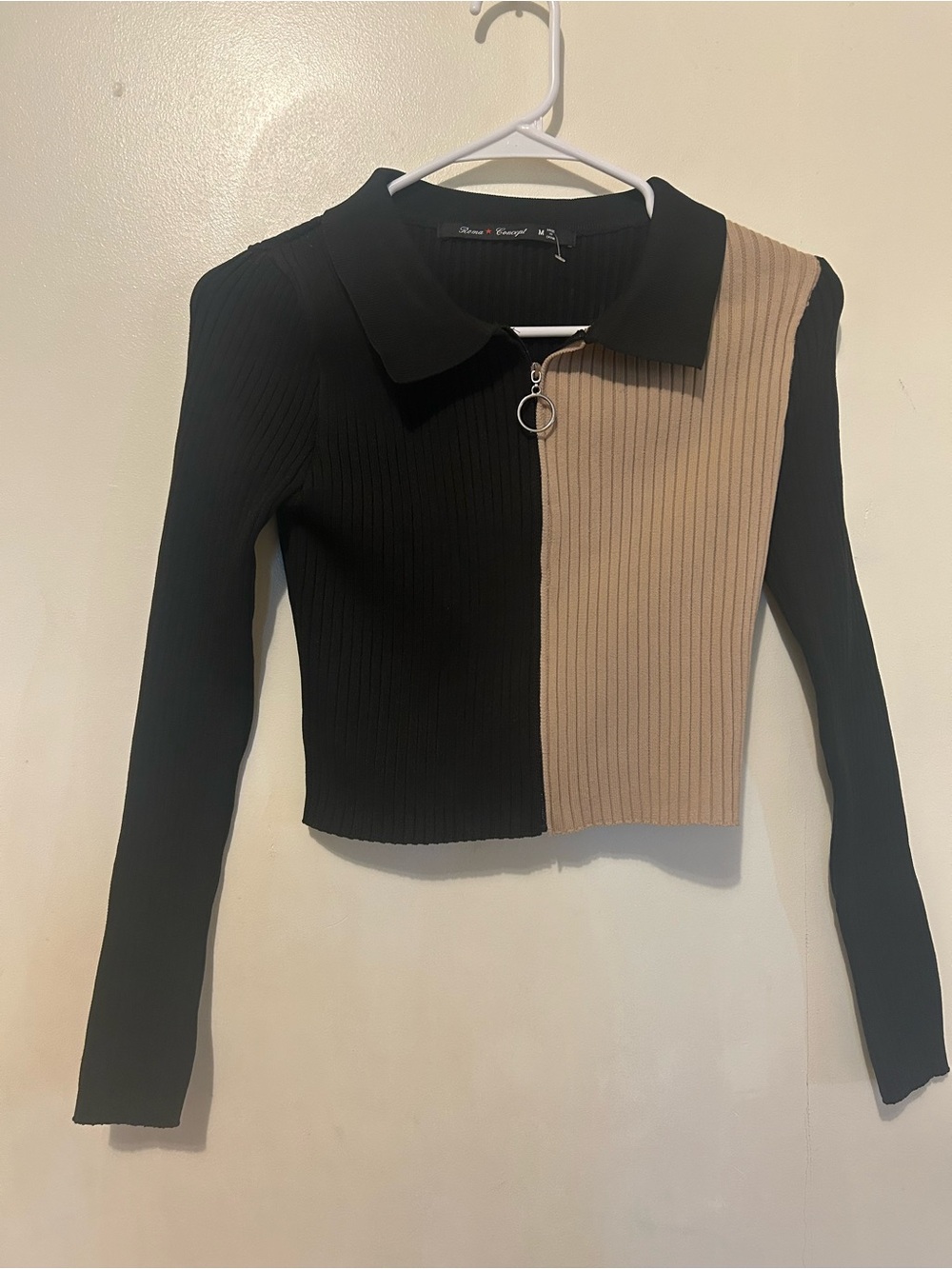Ribbed Colorblock Zip Crop Top - Black & Beige